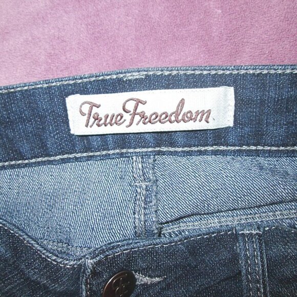 True Freedom EMBROIDERED Jean Size 11 SHORTS Cut Offs FRINGE Aztec STRETCH Denim - Picture 5 of 8